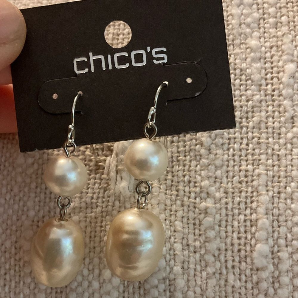 0223-Chico's‎ Silver and Cream Dangle Earrings